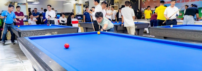 124 người lao động tranh tài với bộ môn billiard